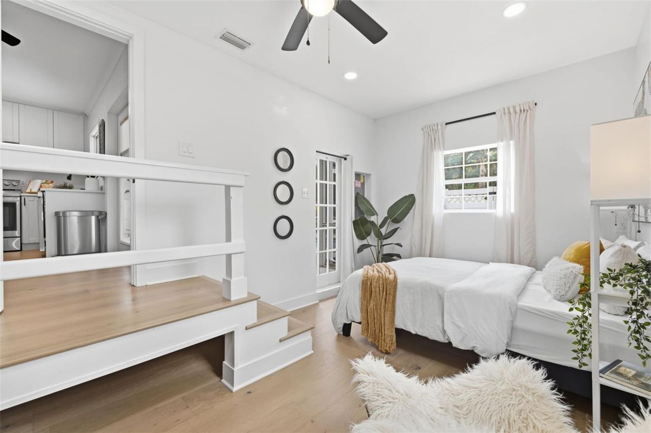 706 39th Avenue Ne, Saint Petersburg, FL 33703 Photo