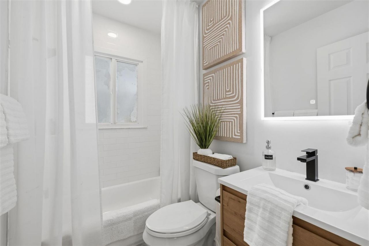 706 39th Avenue Ne, Saint Petersburg, FL 33703 Photo