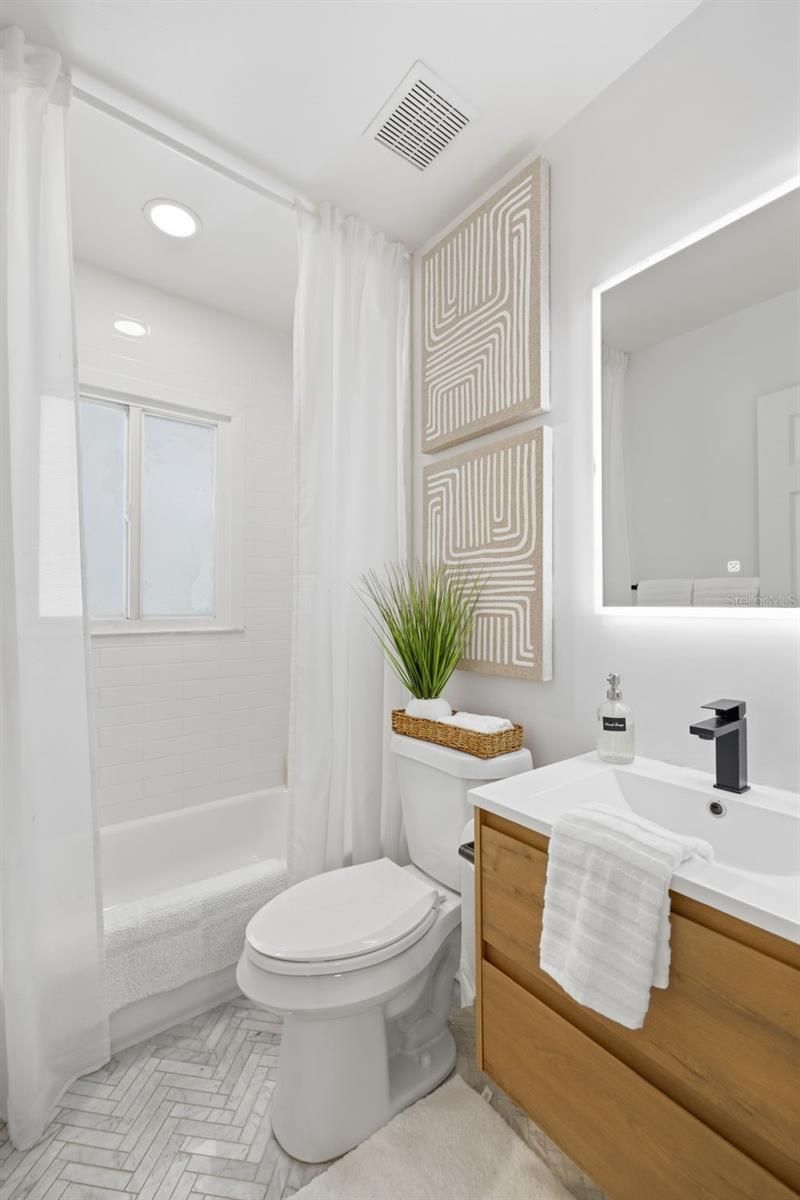706 39th Avenue Ne, Saint Petersburg, FL 33703 Photo