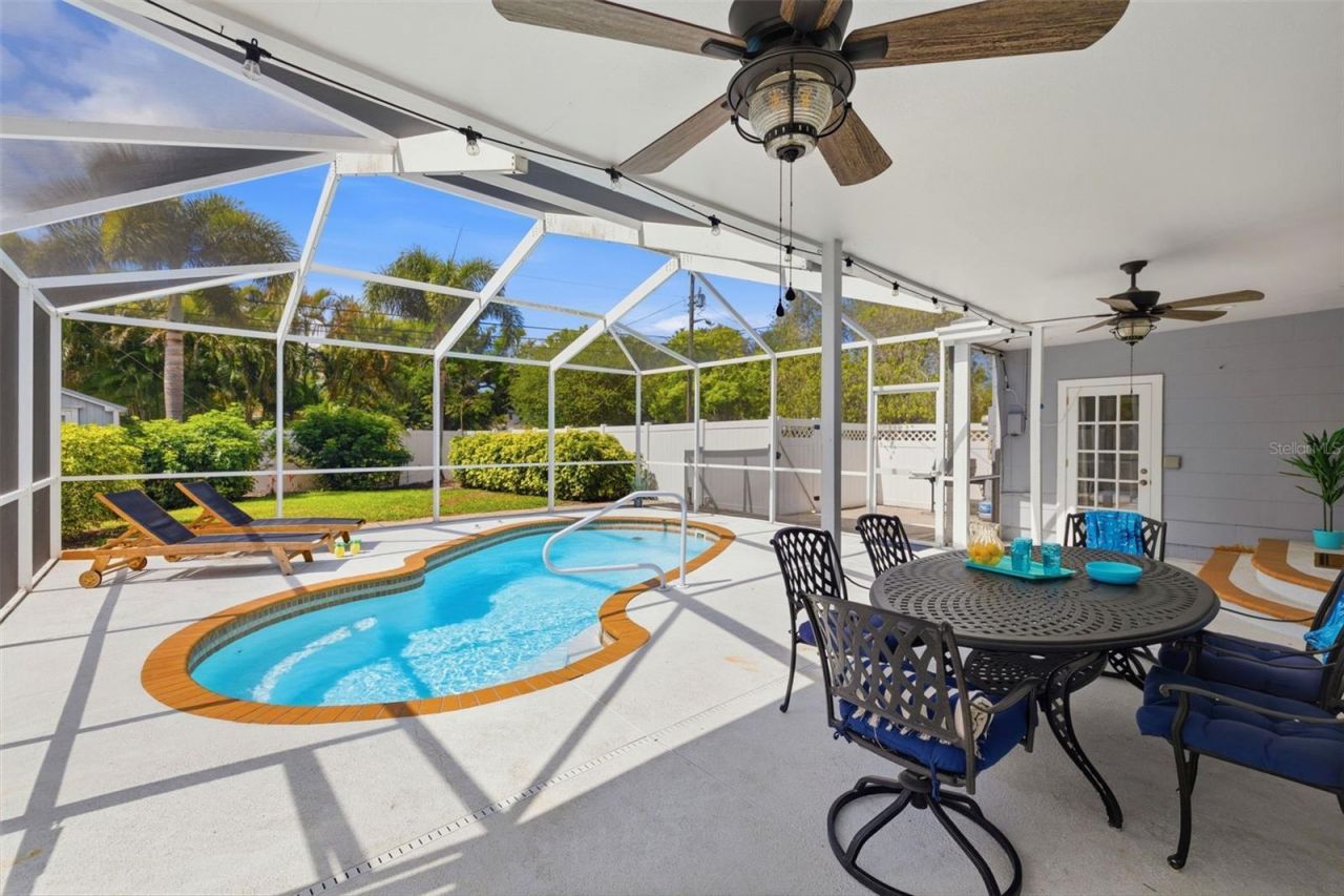 706 39th Avenue Ne, Saint Petersburg, FL 33703 Photo