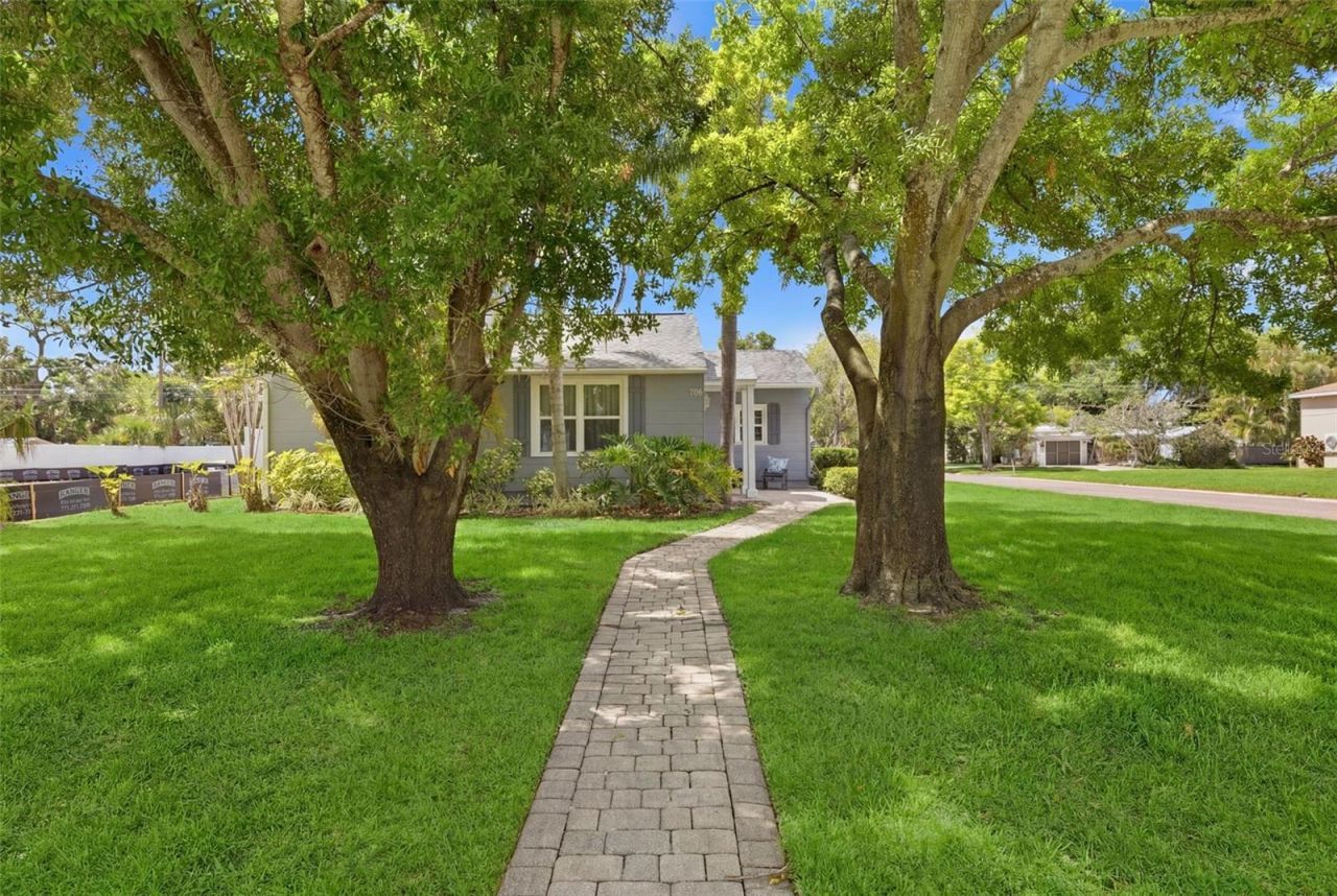 706 39th Avenue Ne, Saint Petersburg, FL 33703 Photo