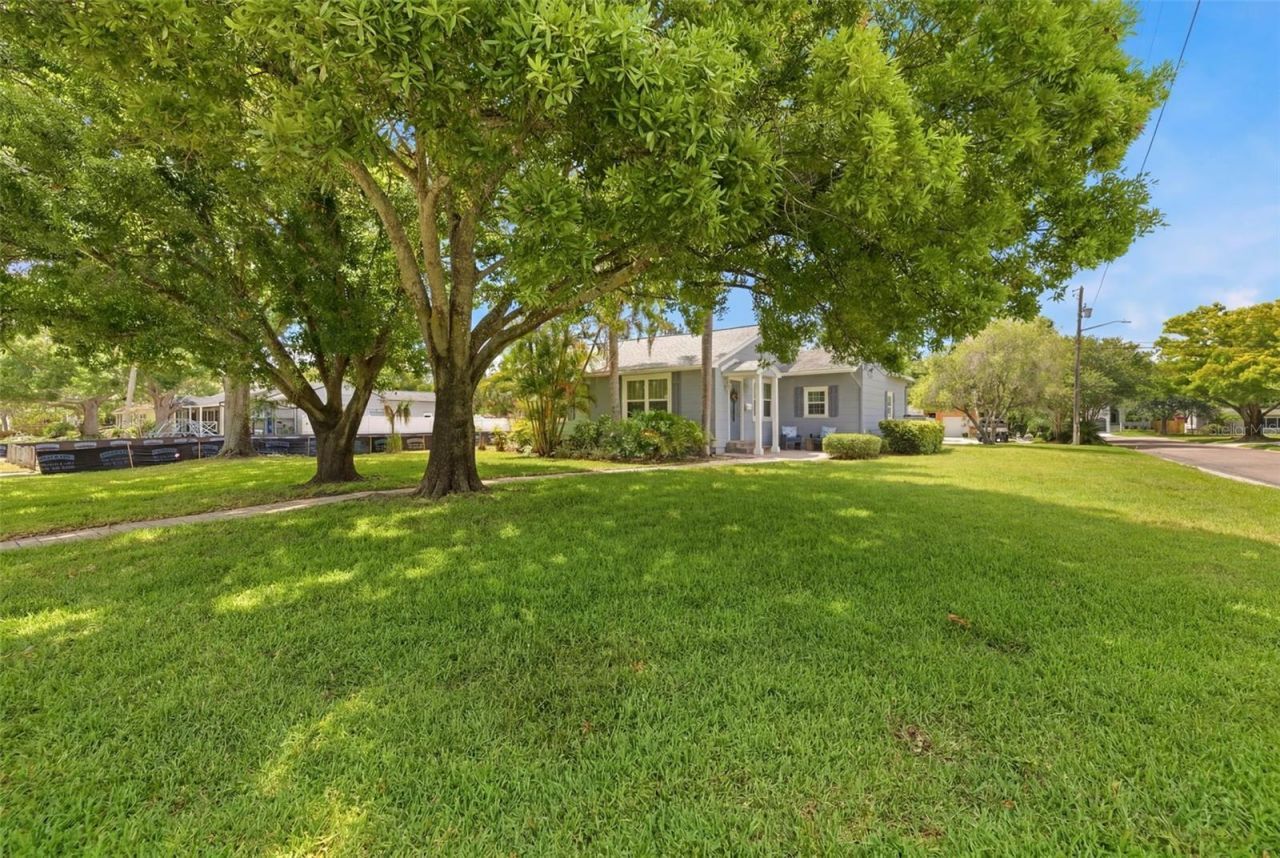 706 39th Avenue Ne, Saint Petersburg, FL 33703 Photo