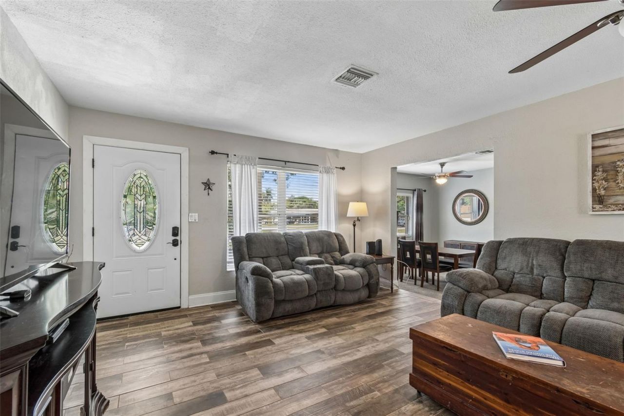 5598 14th Avenue N, Saint Petersburg, FL 33710 Photo