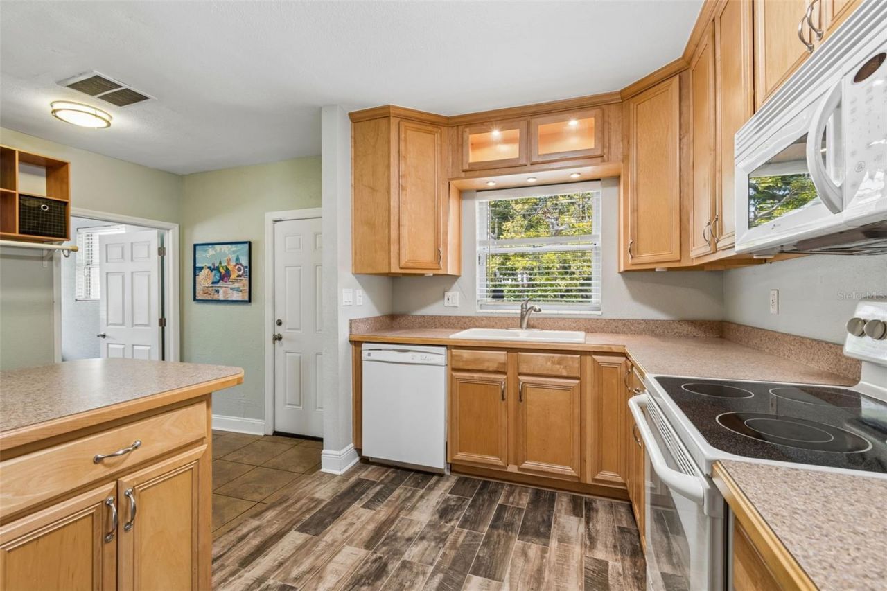 5598 14th Avenue N, Saint Petersburg, FL 33710 Photo