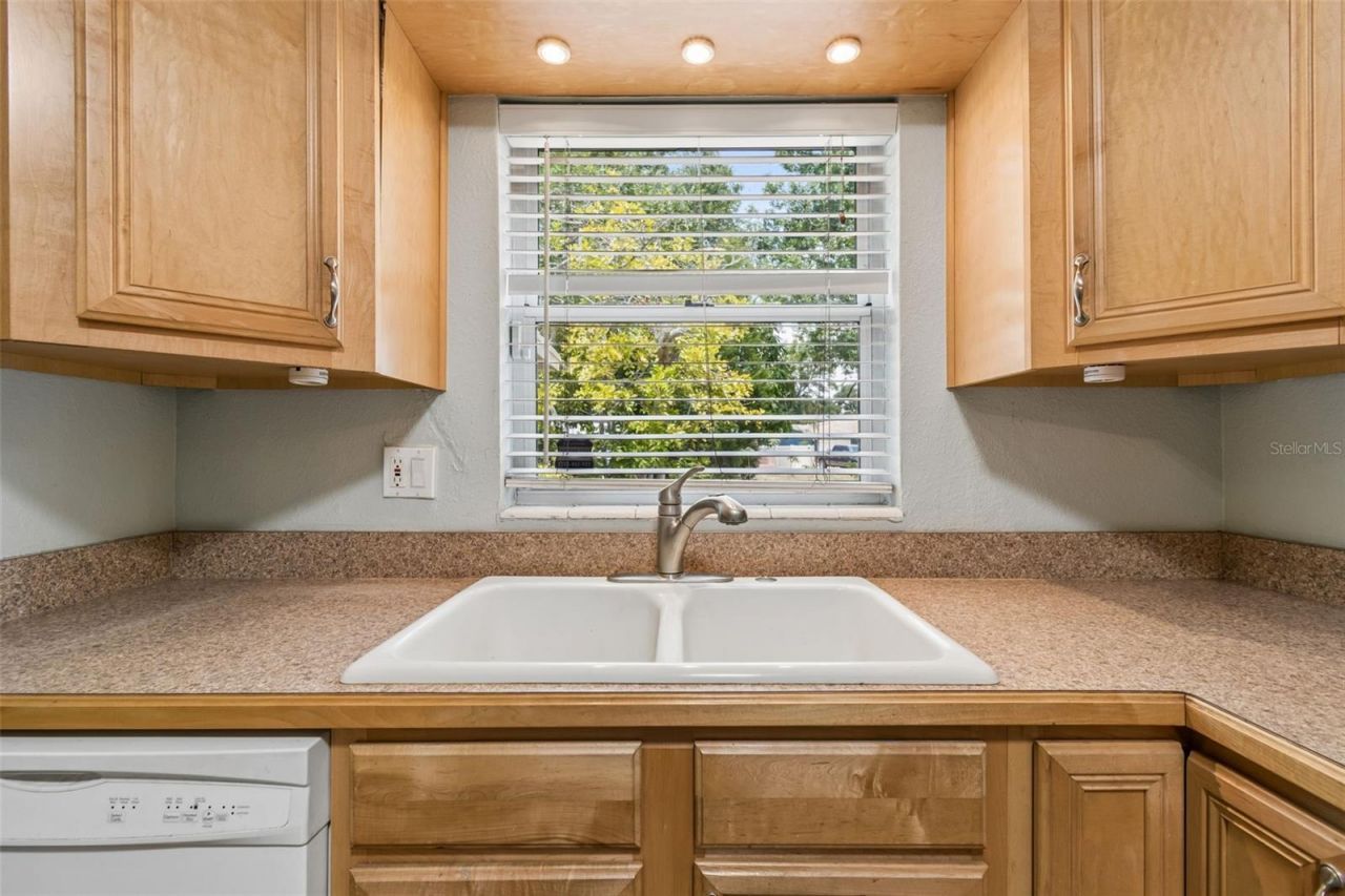 5598 14th Avenue N, Saint Petersburg, FL 33710 Photo