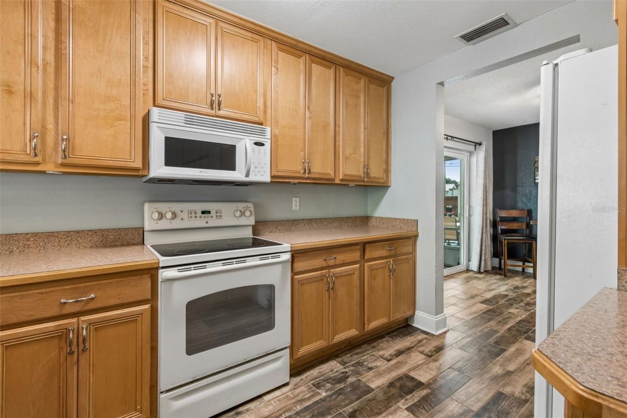 5598 14th Avenue N, Saint Petersburg, FL 33710 Photo