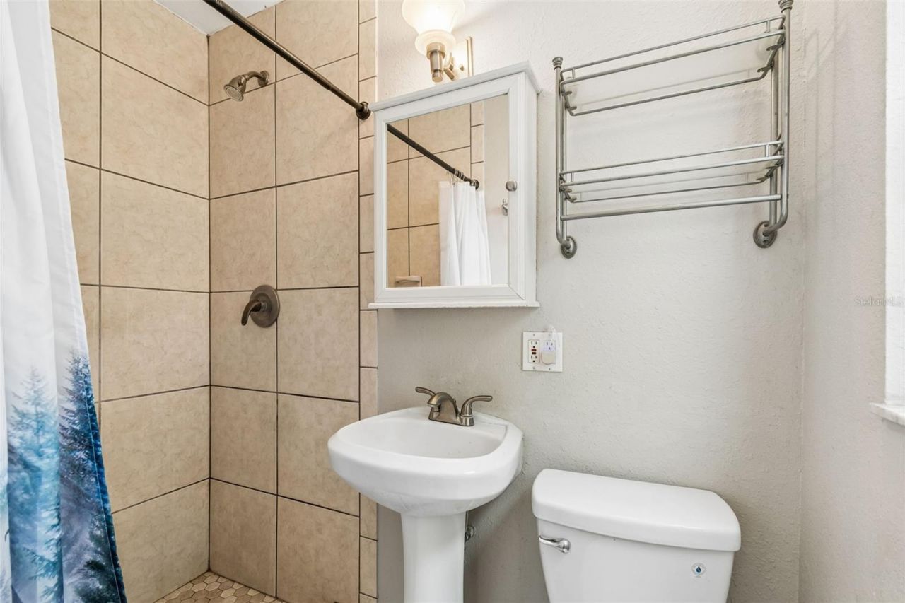 5598 14th Avenue N, Saint Petersburg, FL 33710 Photo