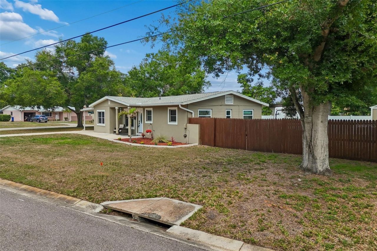 5598 14th Avenue N, Saint Petersburg, FL 33710 Photo