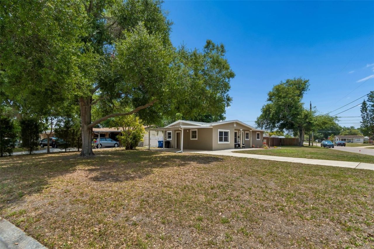 5598 14th Avenue N, Saint Petersburg, FL 33710 Photo