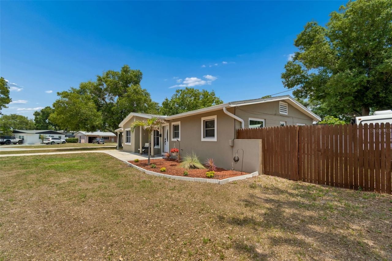 5598 14th Avenue N, Saint Petersburg, FL 33710 Photo