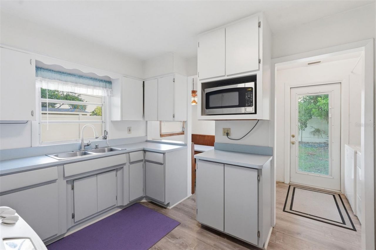 6000 12th Way N, Saint Petersburg, FL 33703 Photo