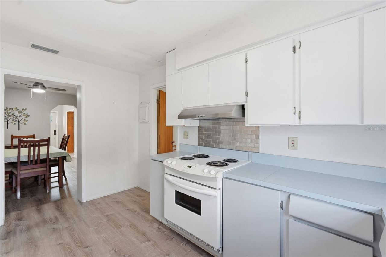 6000 12th Way N, Saint Petersburg, FL 33703 Photo