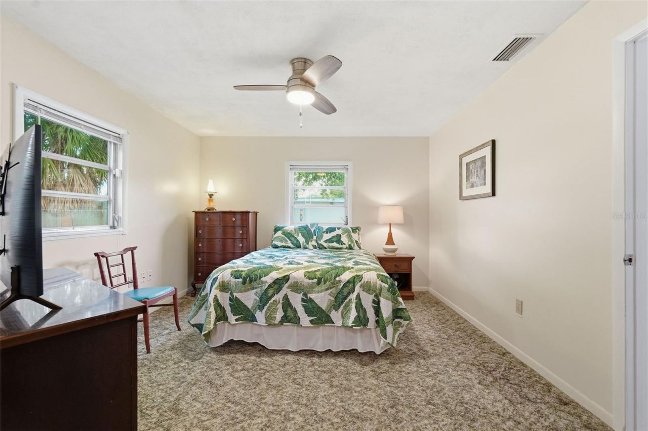 6000 12th Way N, Saint Petersburg, FL 33703 Photo