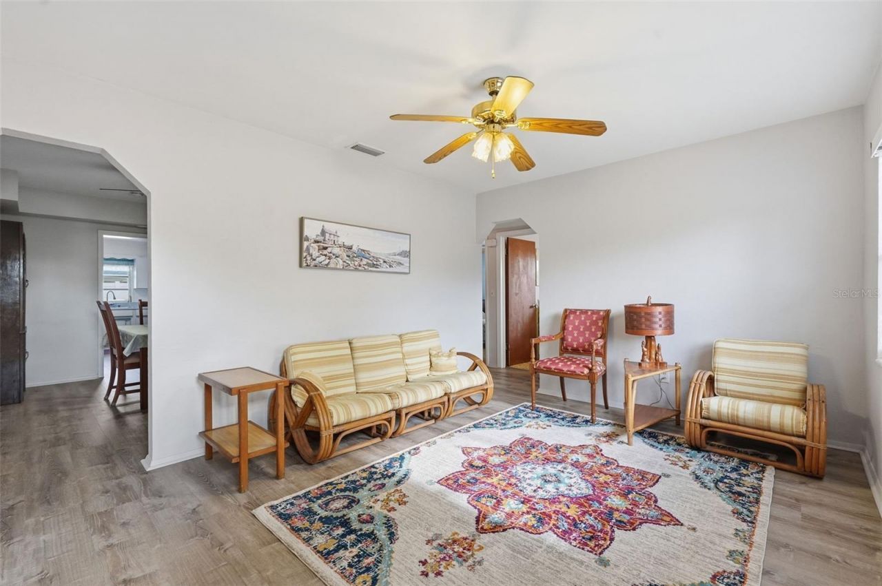 6000 12th Way N, Saint Petersburg, FL 33703 Photo