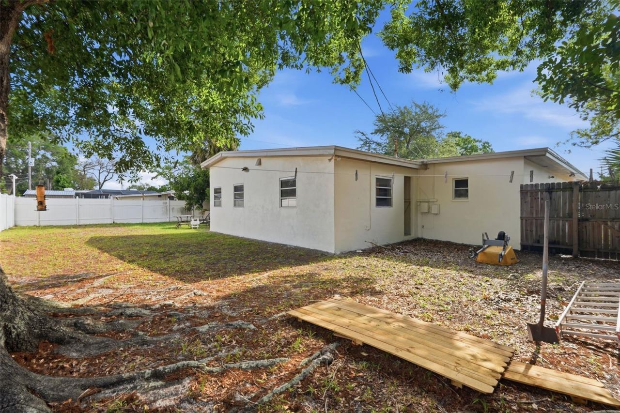 6000 12th Way N, Saint Petersburg, FL 33703 Photo