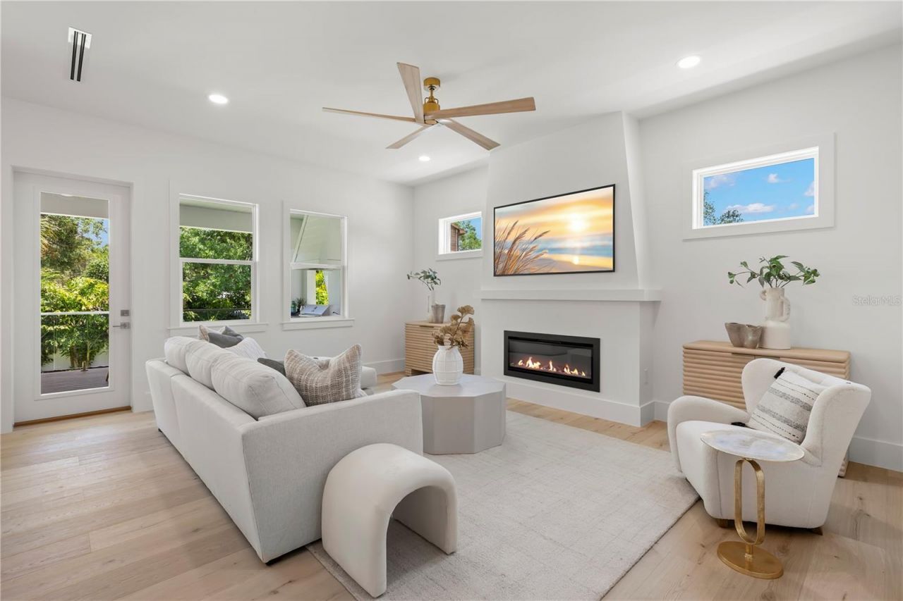 511 Buckingham Avenue E, Oldsmar, FL 34677 Photo