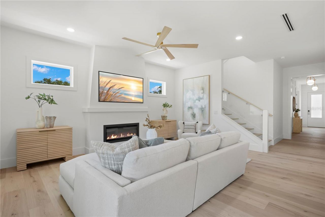 511 Buckingham Avenue E, Oldsmar, FL 34677 Photo