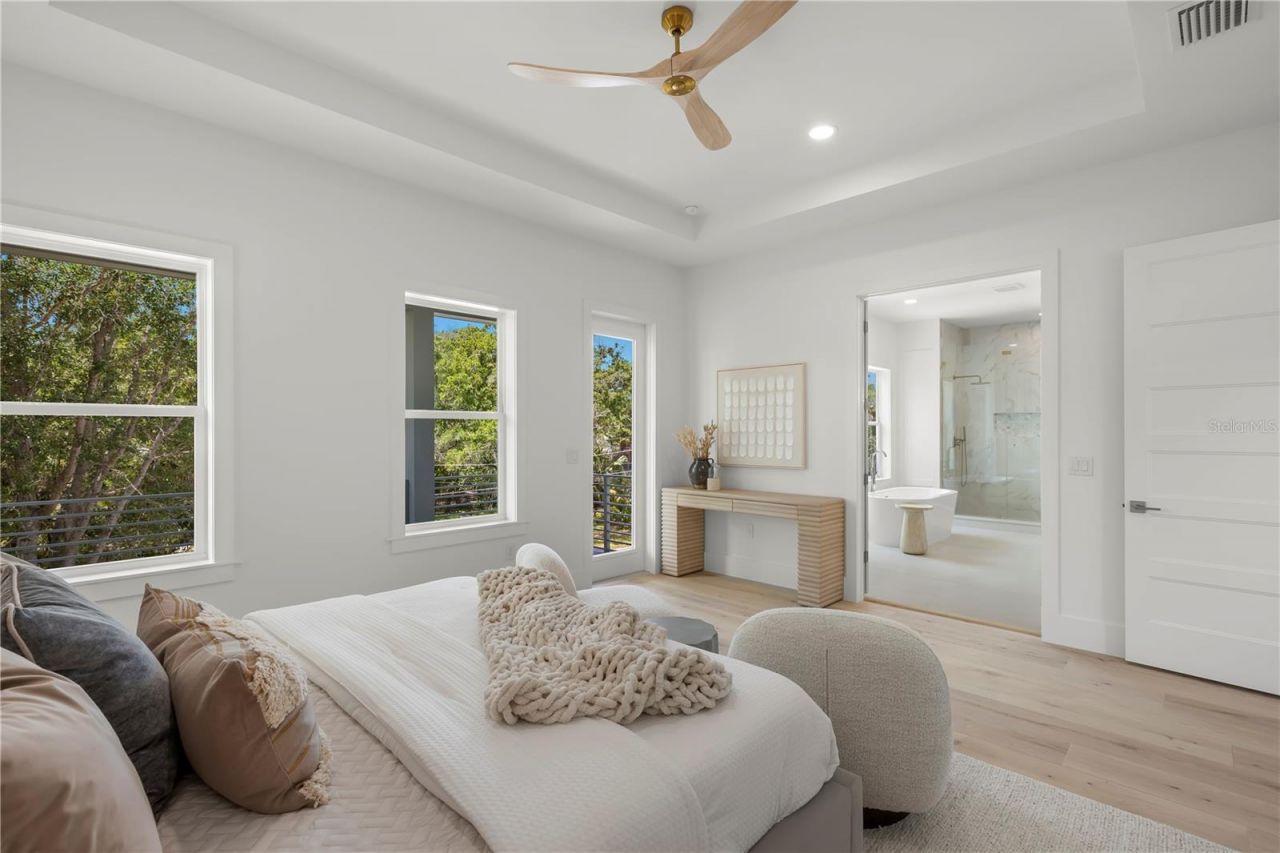 511 Buckingham Avenue E, Oldsmar, FL 34677 Photo
