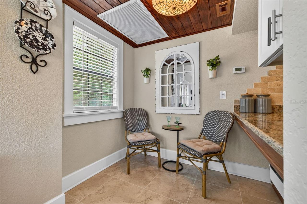 210 22nd Avenue Ne, Unit 12, Saint Petersburg, FL 33704 Photo
