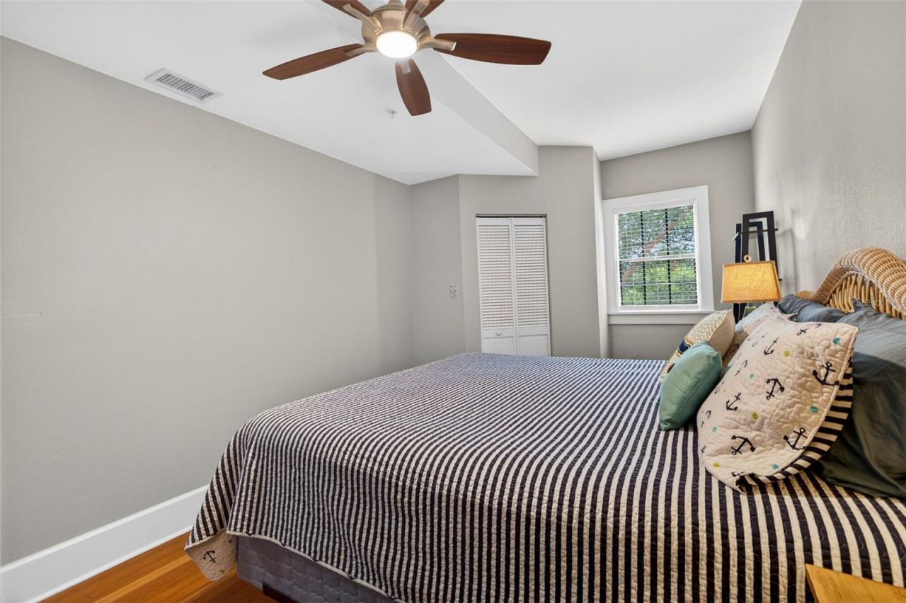 210 22nd Avenue Ne, Unit 12, Saint Petersburg, FL 33704 Photo