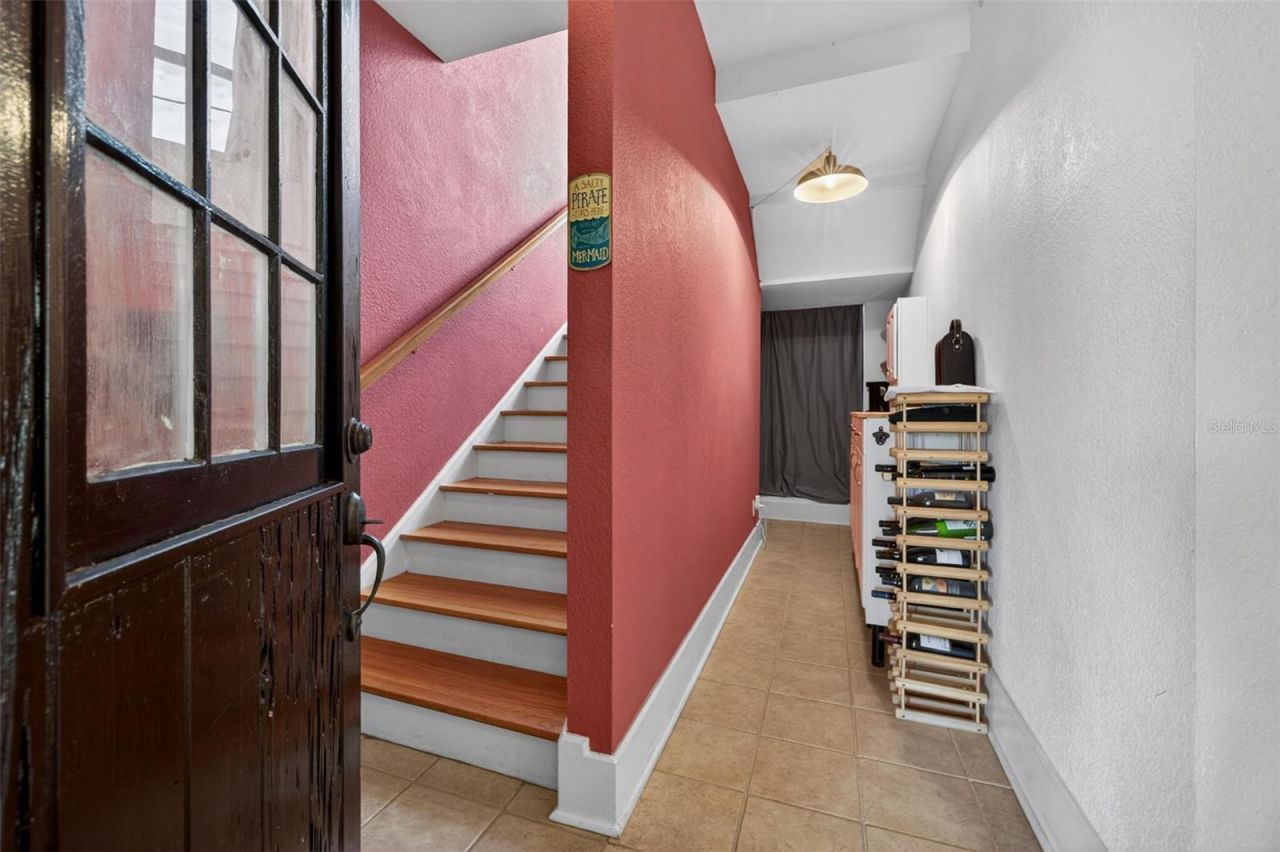 210 22nd Avenue Ne, Unit 12, Saint Petersburg, FL 33704 Photo