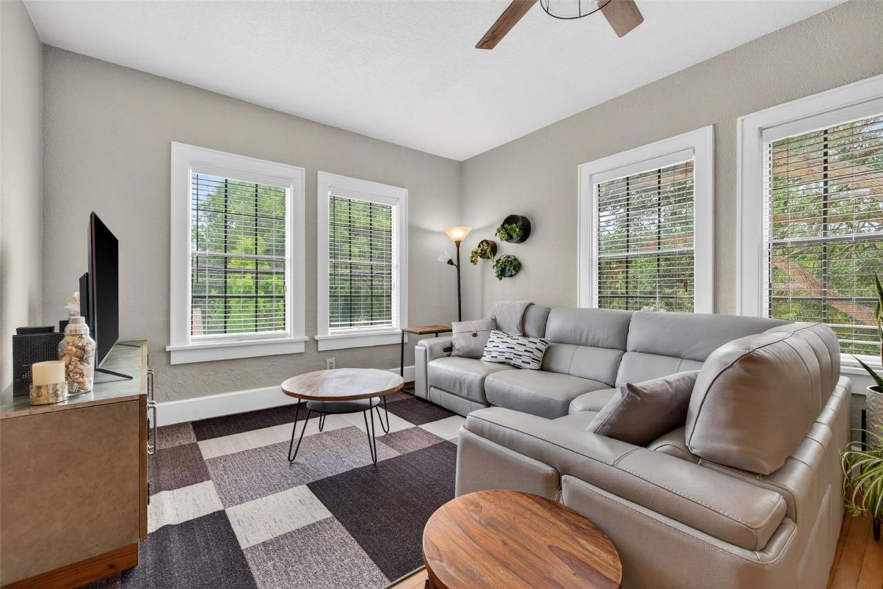 210 22nd Avenue Ne, Unit 12, Saint Petersburg, FL 33704 Photo