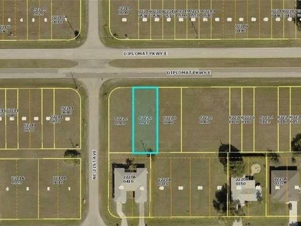2104 DIPLOMAT PARKWAY E, CAPE CORAL, FL 33909