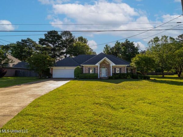 55 Hazelnut Circle, Columbus, MS 39705