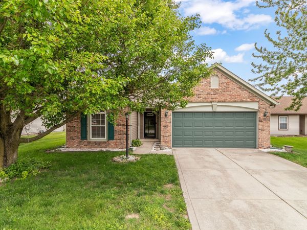 164 Meadow Glen Drive, Avon, IN 46123