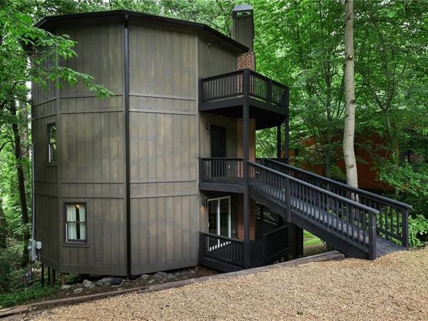 595 Overbrook Drive NW, Atlanta, GA 30318