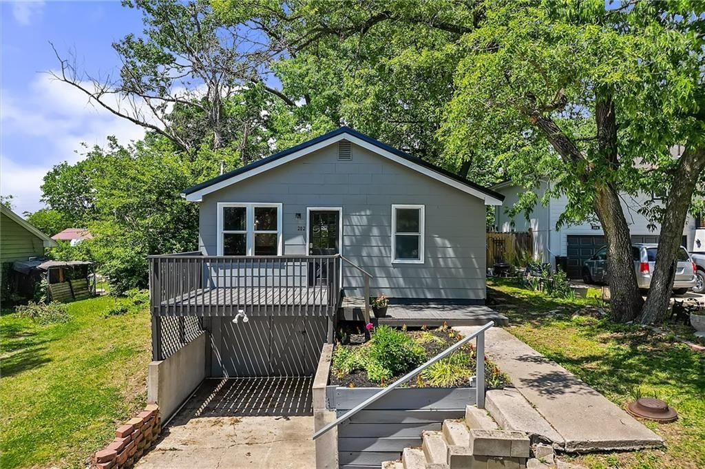 202 N Titus Avenue, Excelsior Springs, MO 64024 Main Photo