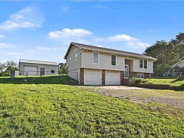 1104 3rd Street, Camden Point, MO 64018