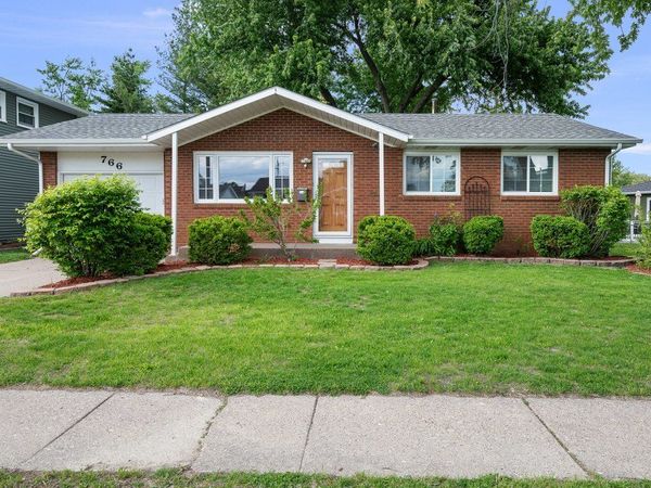 766 W 43rd Street , Davenport, IA 52806