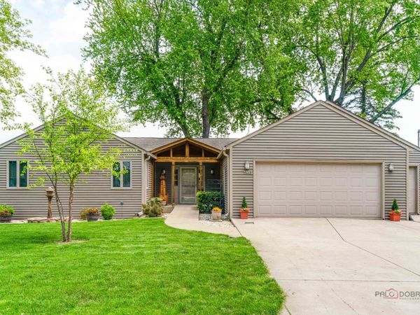 4226 N Riverdale Drive , McHenry, IL 60051