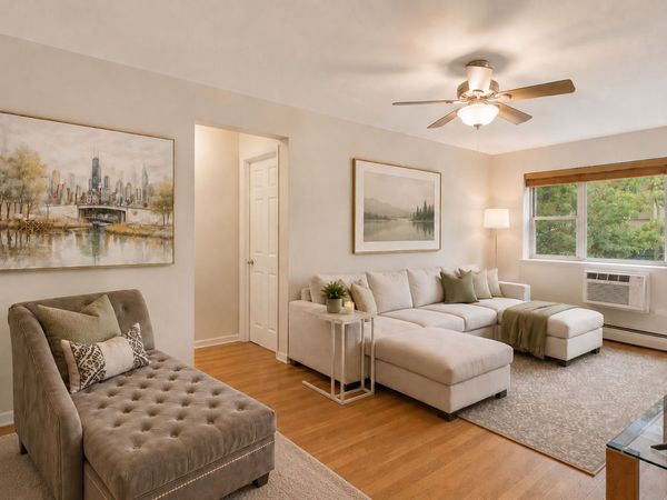 420 W Aldine Avenue , Unit 222, Chicago, IL 60657