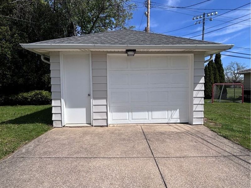 12117 Thraves Road, Garfield Heights, OH 44125 Photo 18