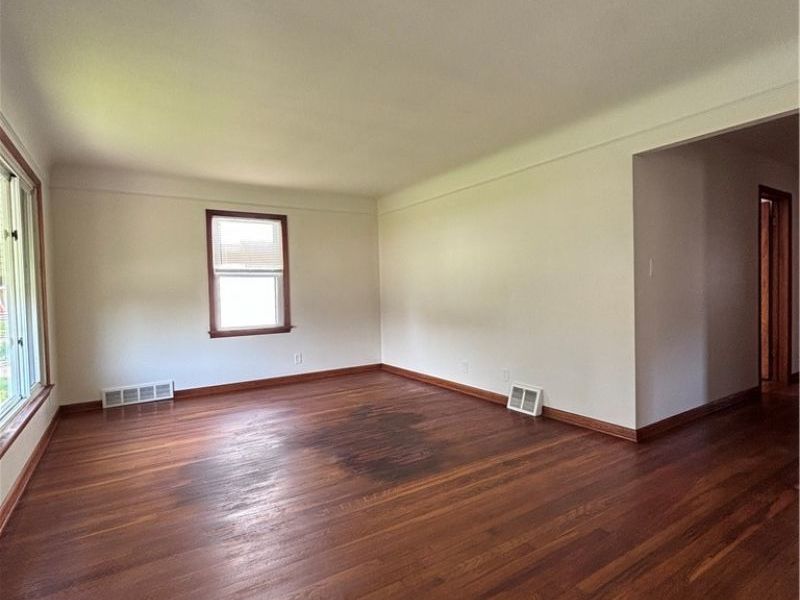 12117 Thraves Road, Garfield Heights, OH 44125 Photo 2