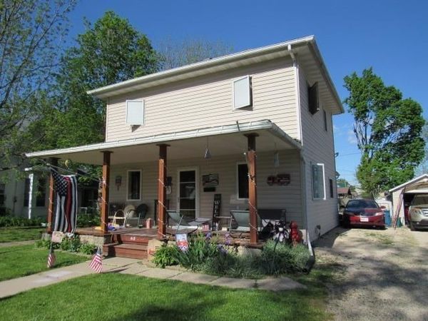 418 N Cedar Street , Monticello, IA 52310