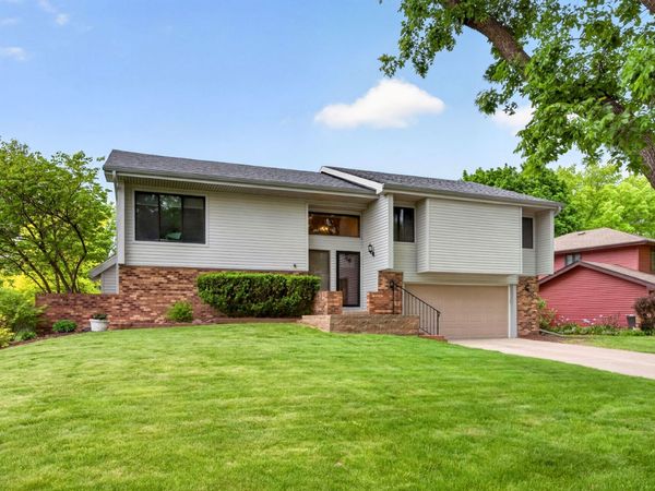 5648 Columbine Drive, Johnston, IA 50131