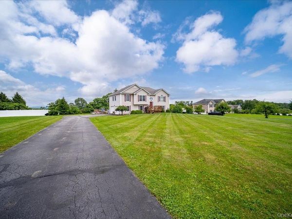 5 Sunrise Drive, Milton, NY 12547