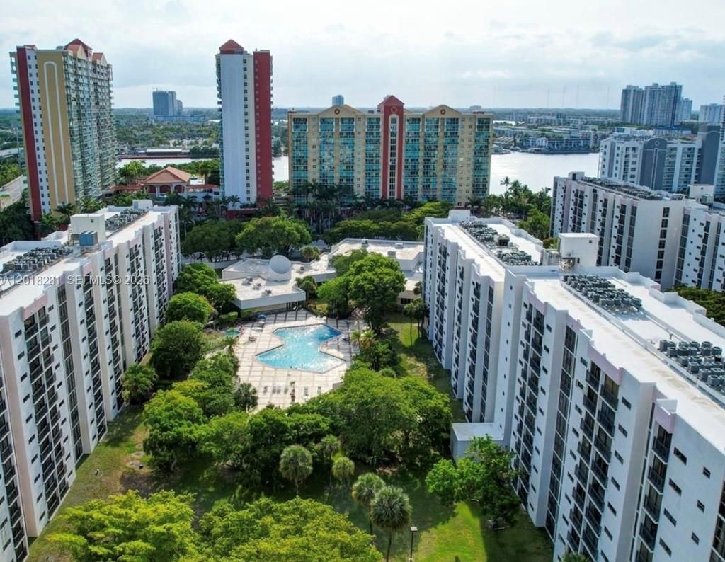 16909 N Bay Rd , Unit 601, Sunny Isles Beach, FL 33160 Photo