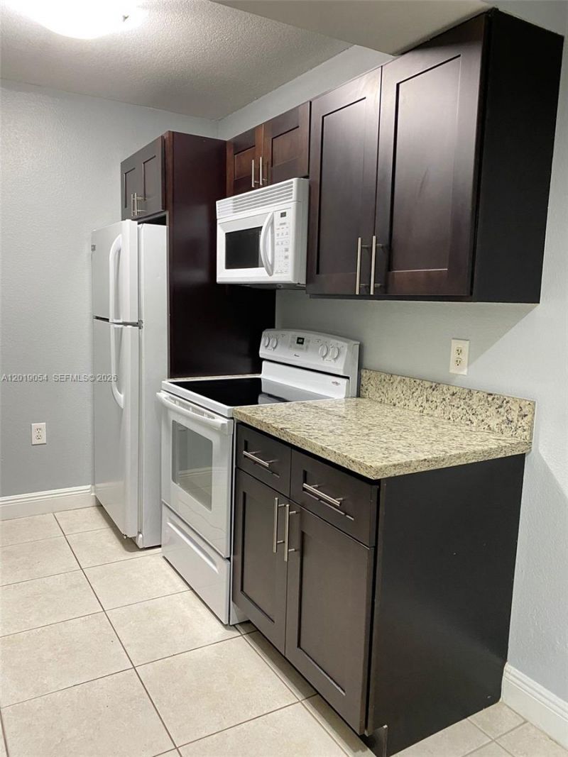 15551 SW 104th Ter , Unit 8111, Miami, FL 33196 Photo