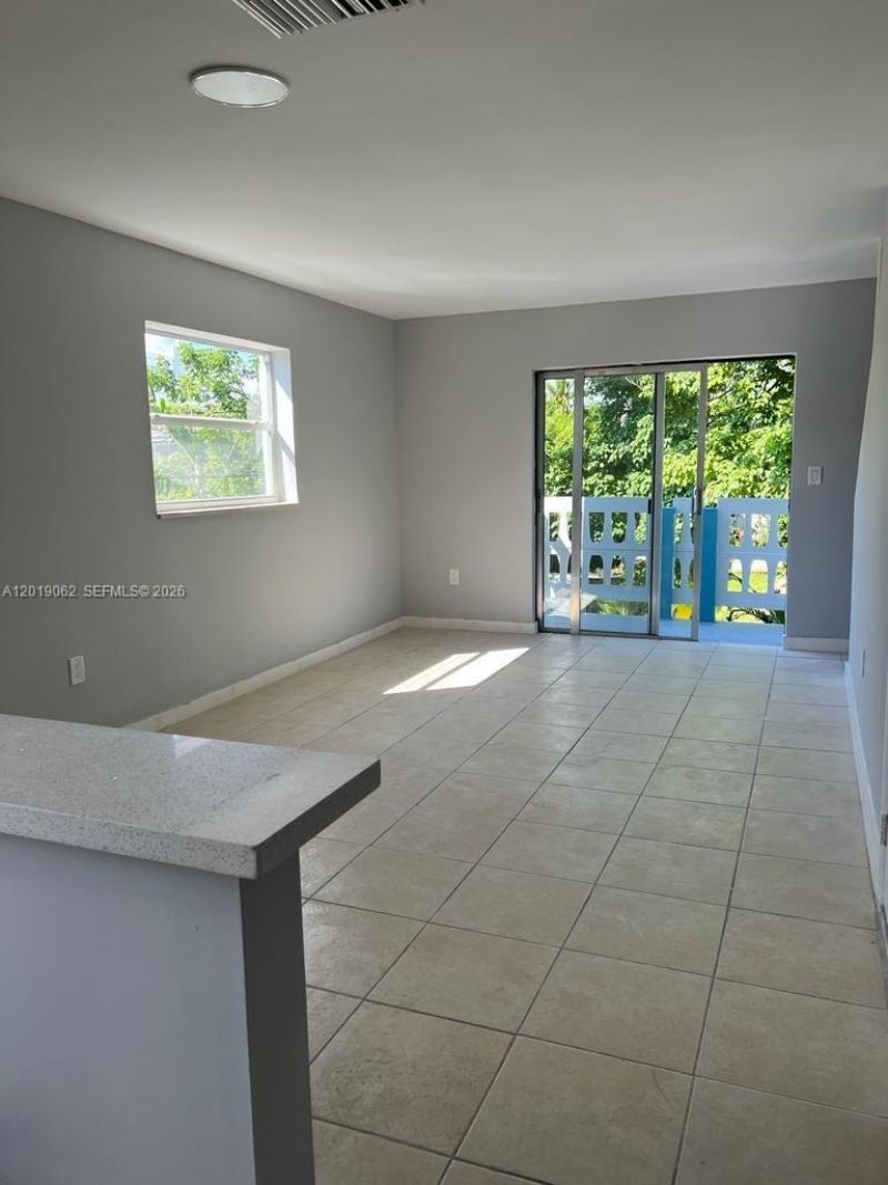 7820 NE Bayshore Ct , Unit 209, Miami, FL 33138 Photo