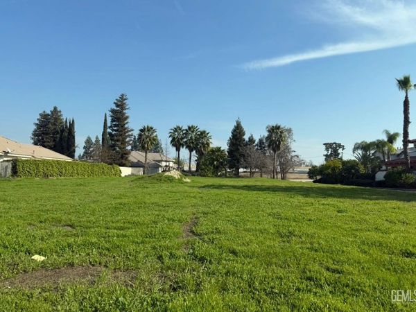 360 Garnsey Avenue, Bakersfield, CA 93309