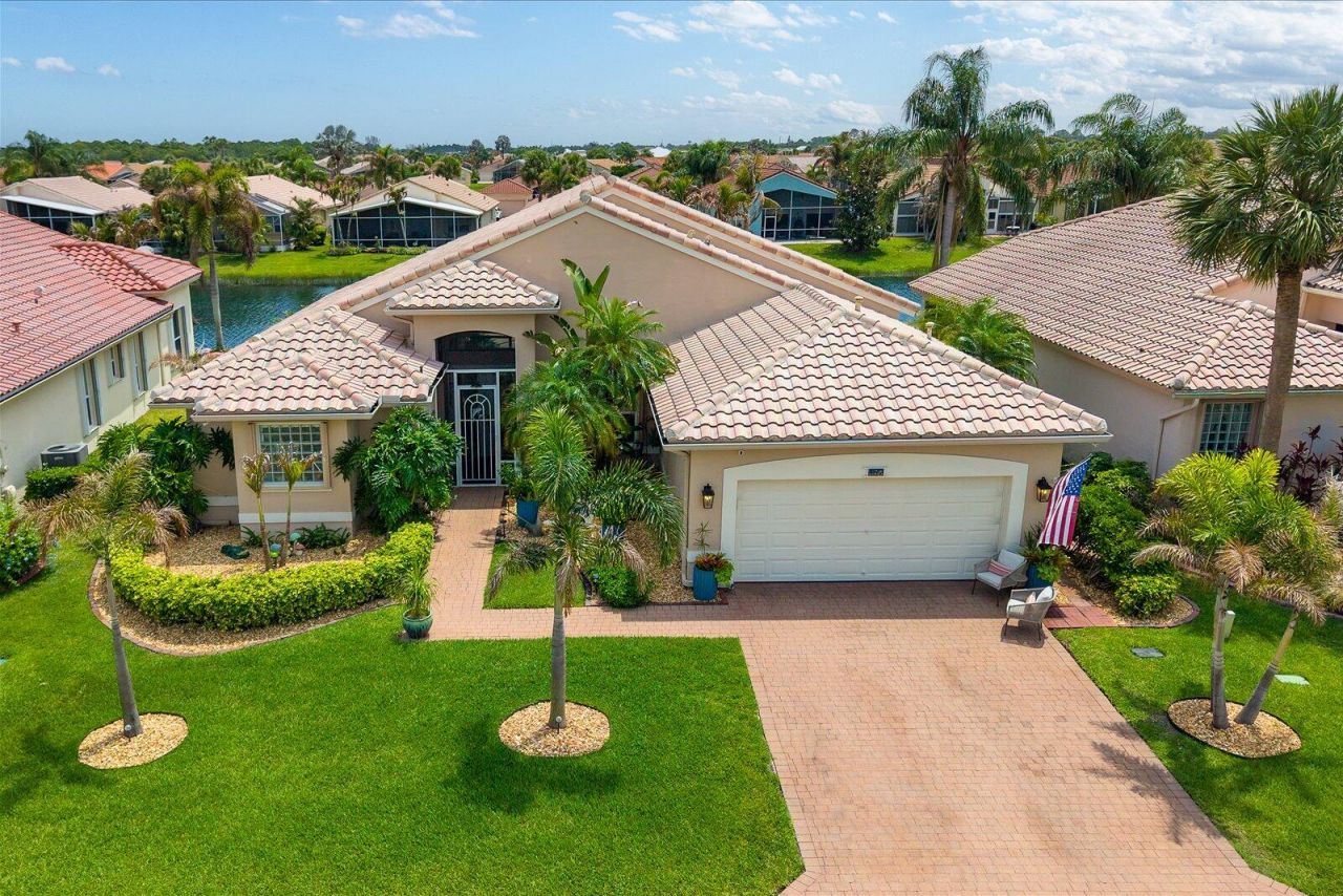 482 NW Blue Lake Drive, Port Saint Lucie, FL 34986 Photo