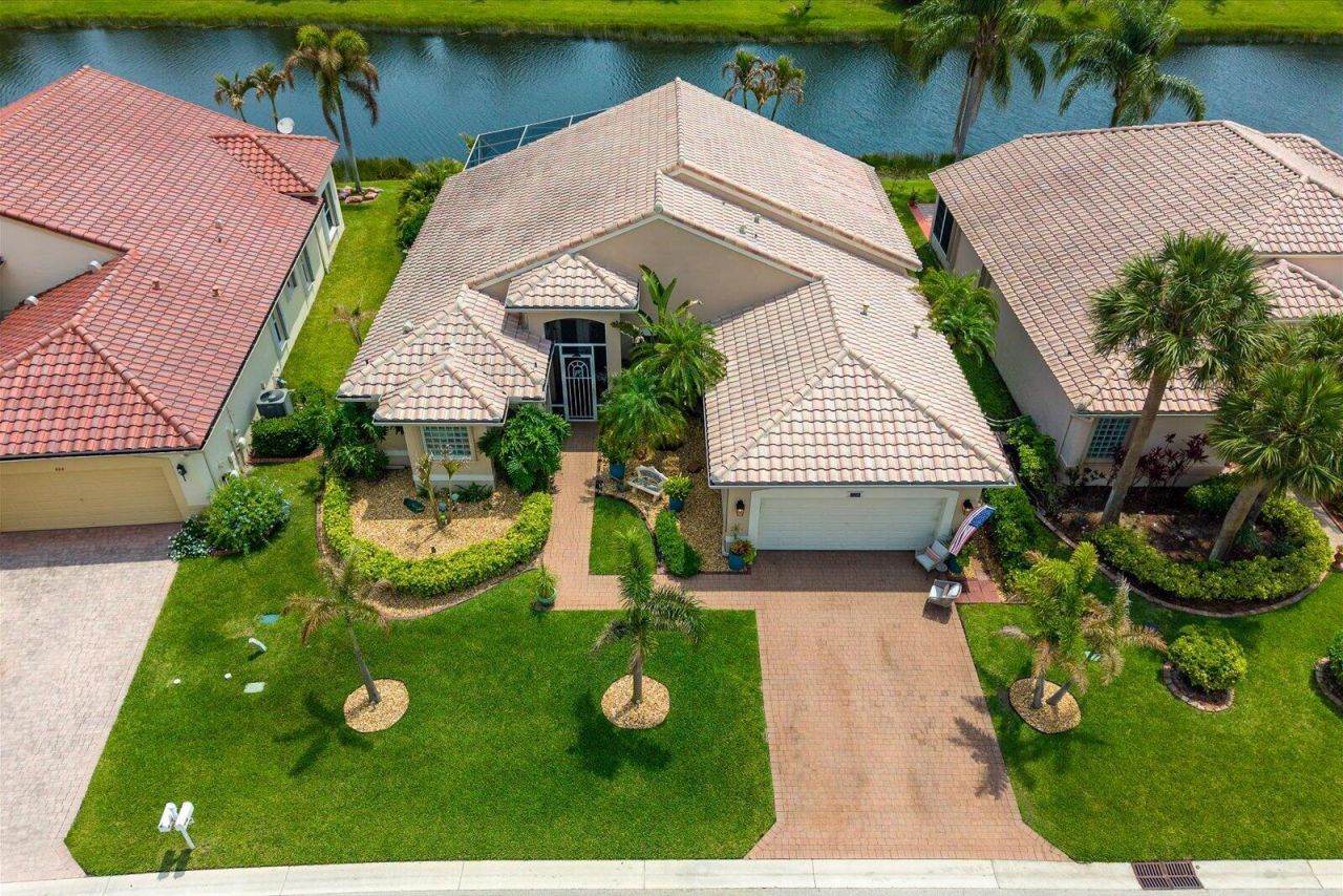 482 NW Blue Lake Drive, Port Saint Lucie, FL 34986 Photo