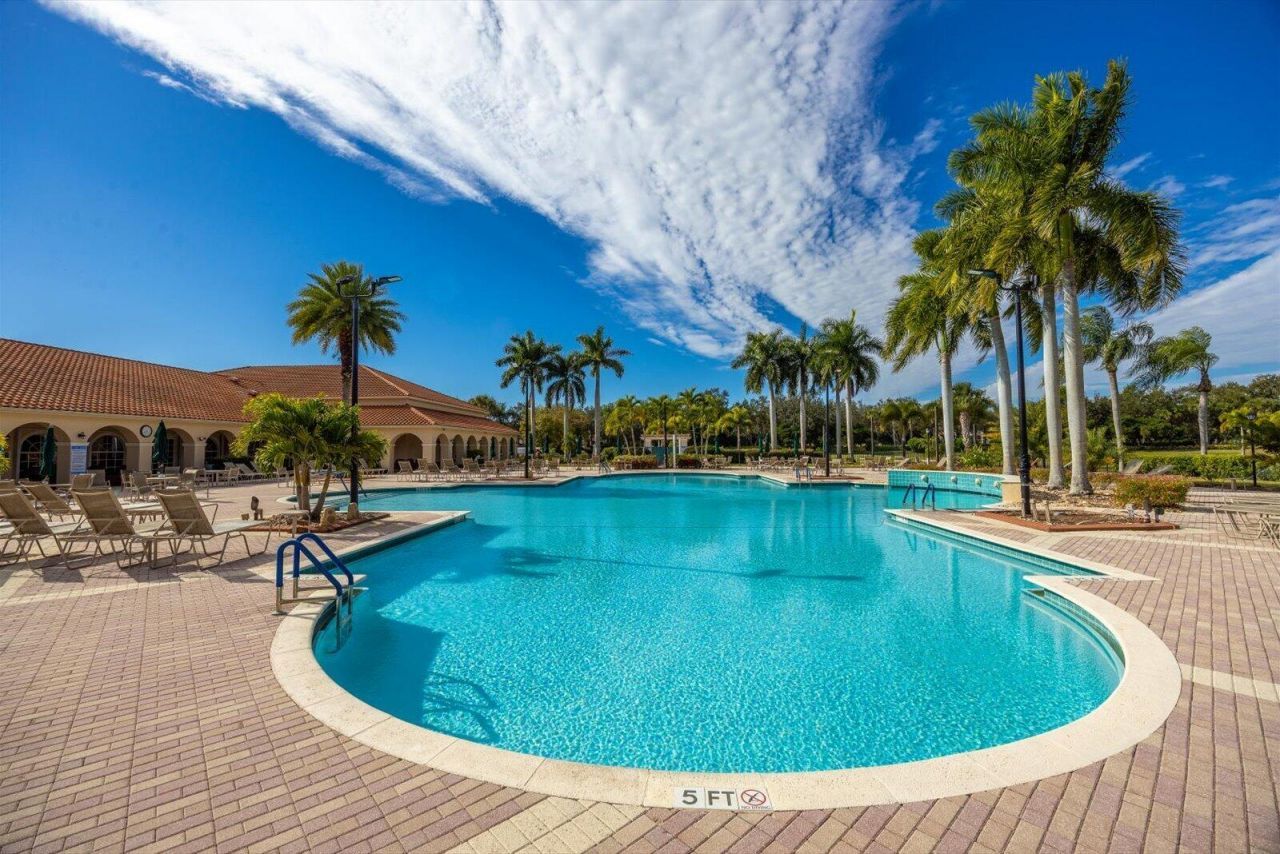482 NW Blue Lake Drive, Port Saint Lucie, FL 34986 Photo