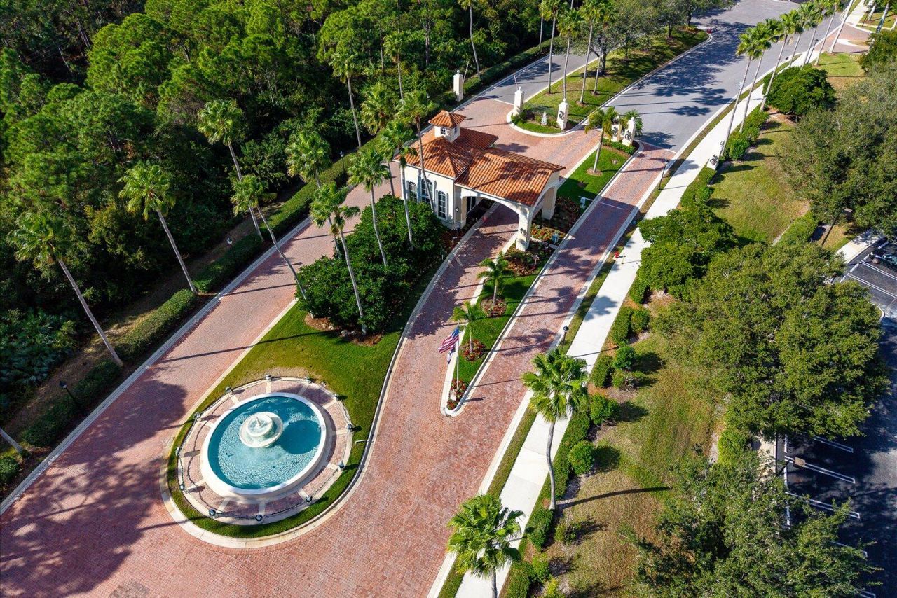 482 NW Blue Lake Drive, Port Saint Lucie, FL 34986 Photo