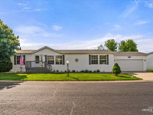 611 Bluebird Circle , Sandwich, IL 60548