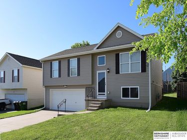 16133 Cottonwood Street , Omaha, NE 68136